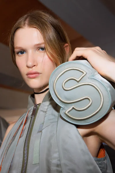 Look 15